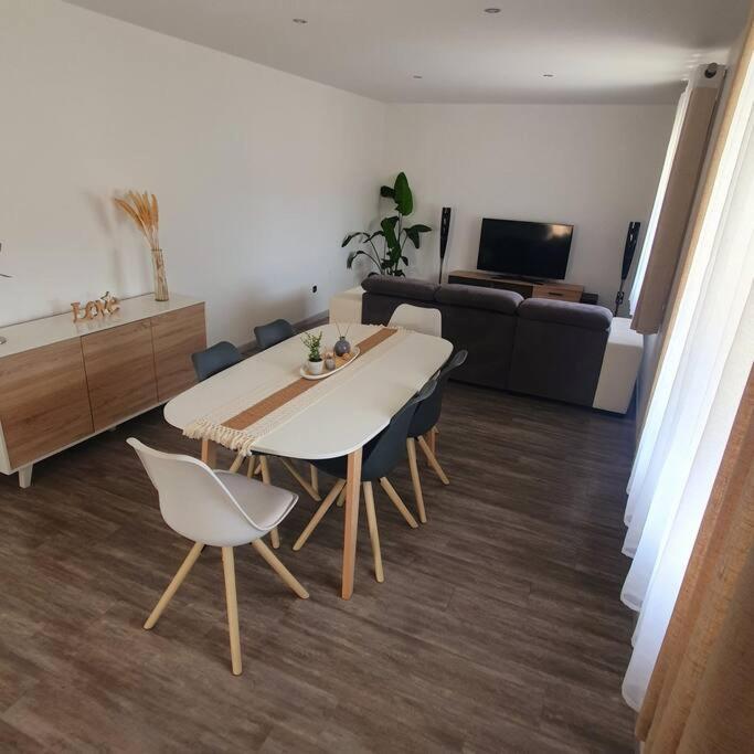 מריניאן Joli Haut De Villa 3 Chambres Climatise Avec Jacuzzi מראה חיצוני תמונה